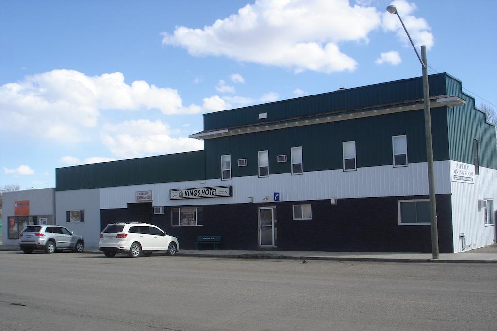 King'S Hotel & Motel By Elevate Rooms Shaunavon Esterno foto