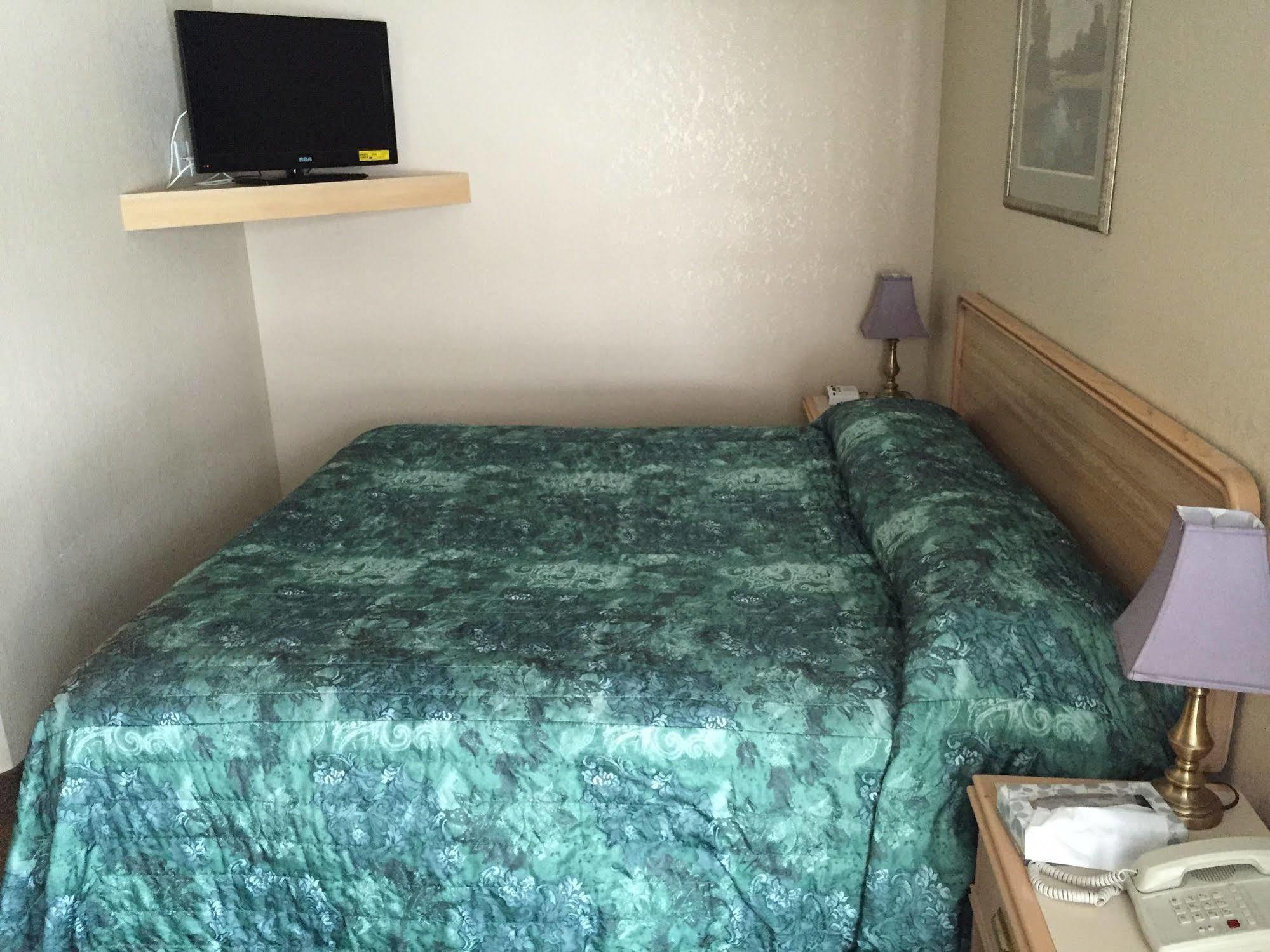 King'S Hotel & Motel By Elevate Rooms Shaunavon Esterno foto