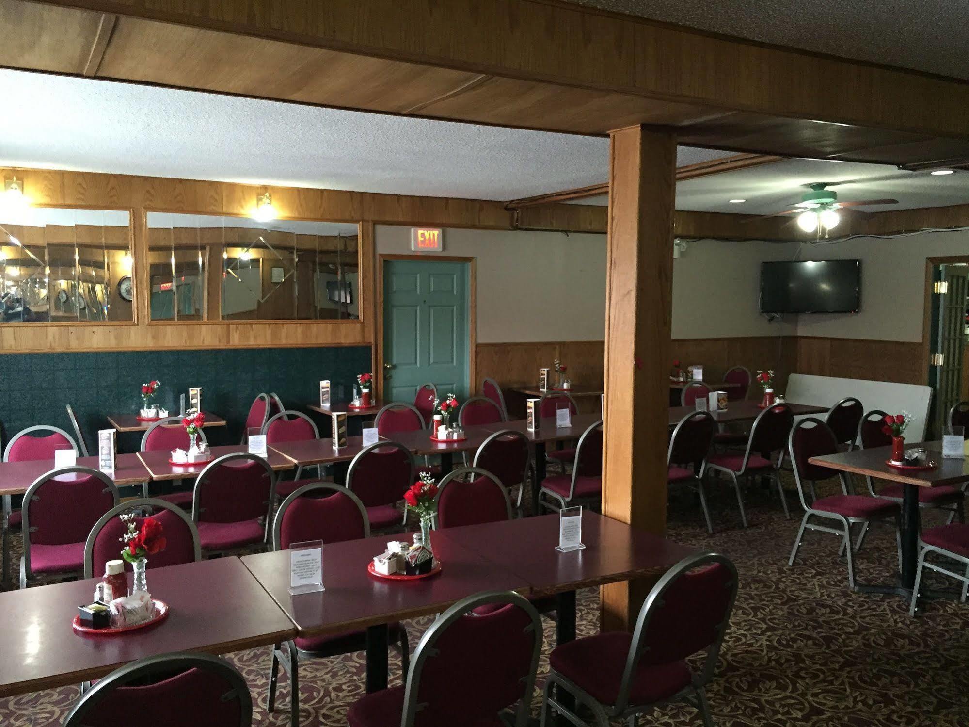 King'S Hotel & Motel By Elevate Rooms Shaunavon Esterno foto