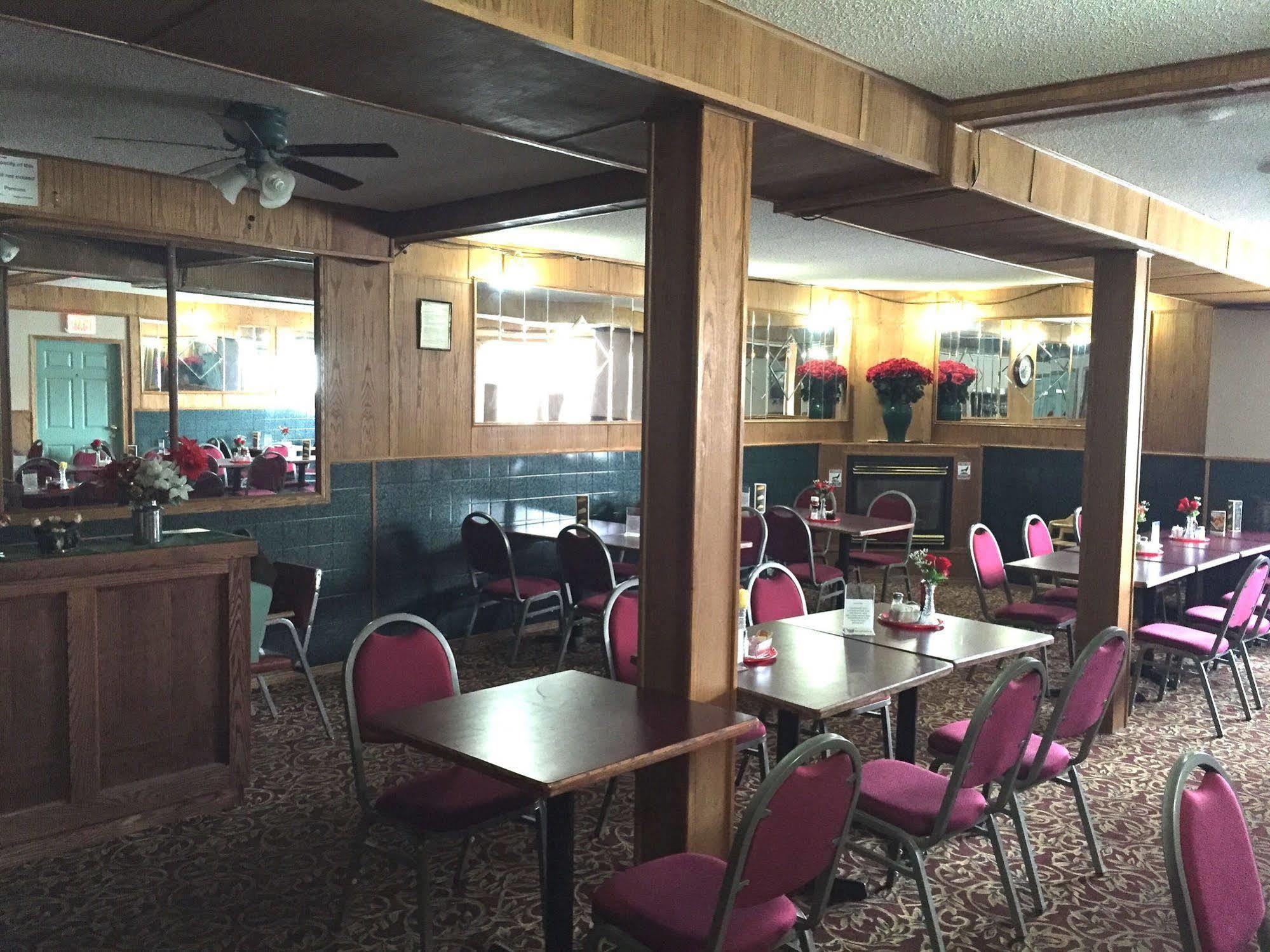 King'S Hotel & Motel By Elevate Rooms Shaunavon Esterno foto